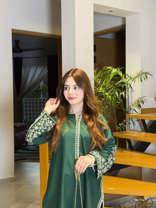 Grassy Embroidered 2Pc