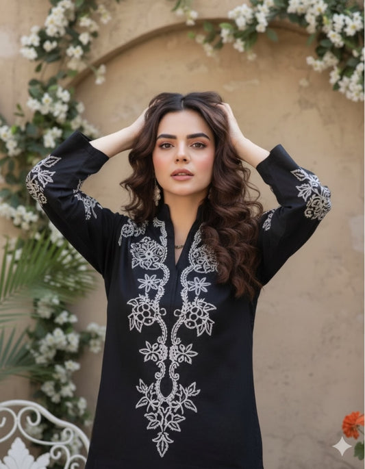 Blaika Embroidered 2Pc