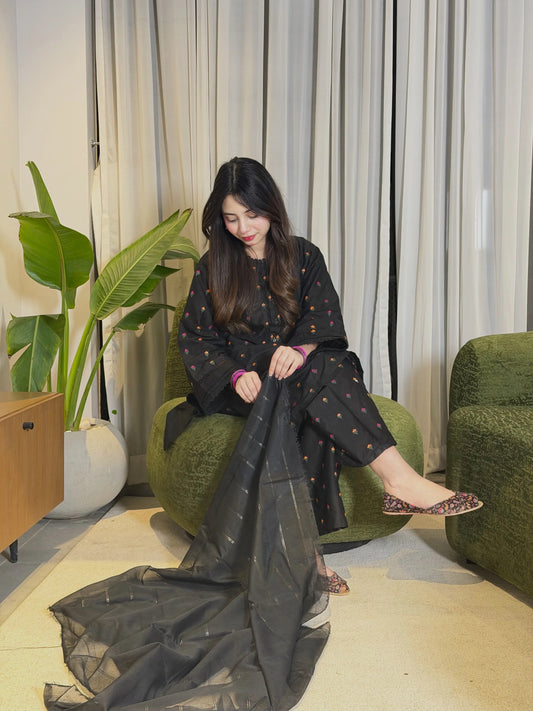 Khanii Embroided 3pc