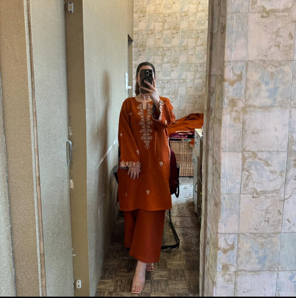 Ginger with Pockets Embroidered 2-Piece