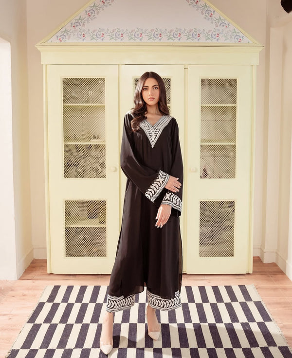 Jasmine Embroidered 2-Piece Stitched