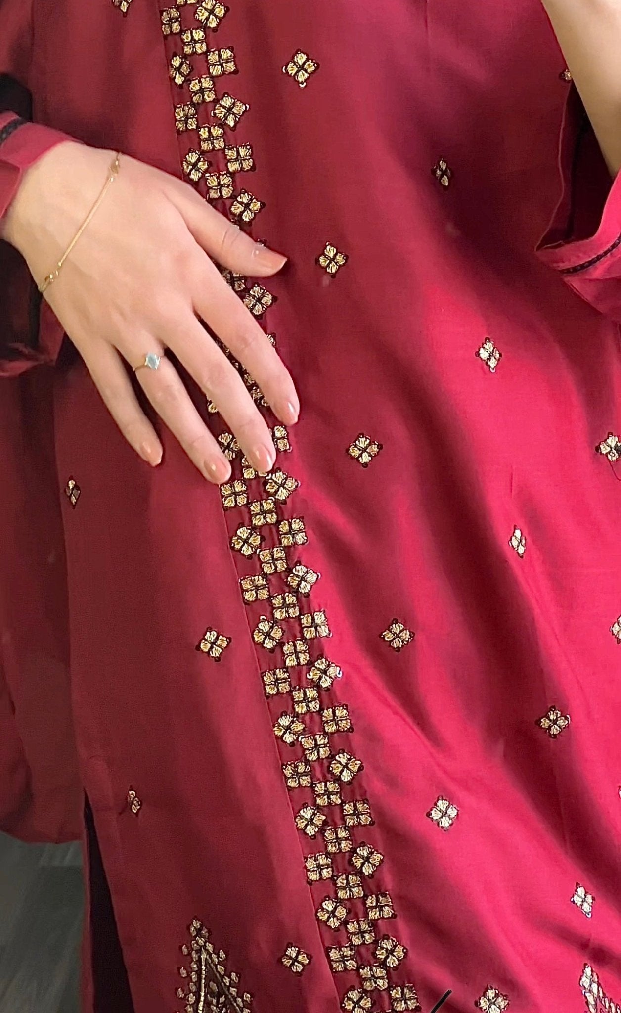 Chanda Sitara Embroided - Sajfi Closet