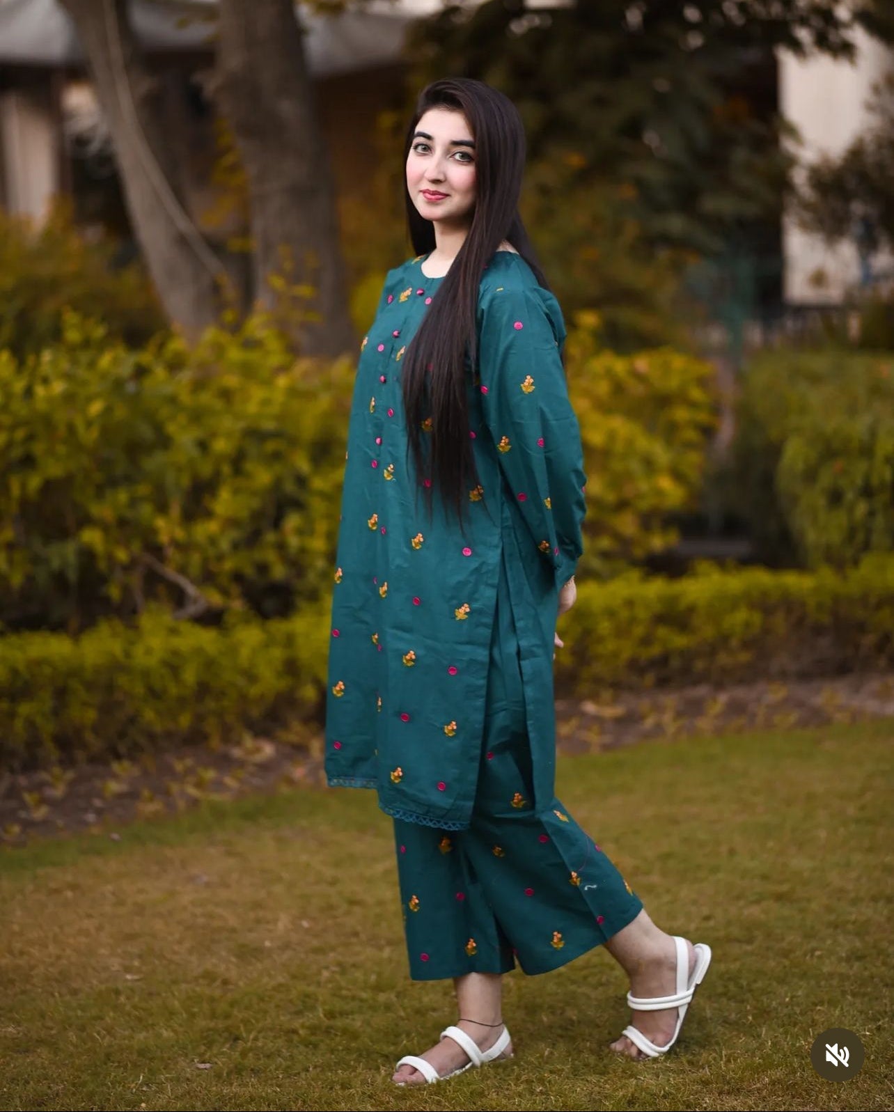 Tulip Embroided 2pc - Sajfi Closet